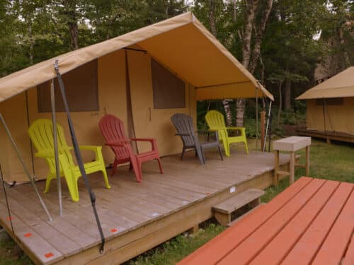 Location de tente prêt à camper pour vos vacances en camping